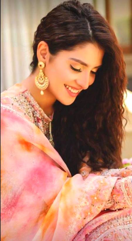 Ayeza Khan....