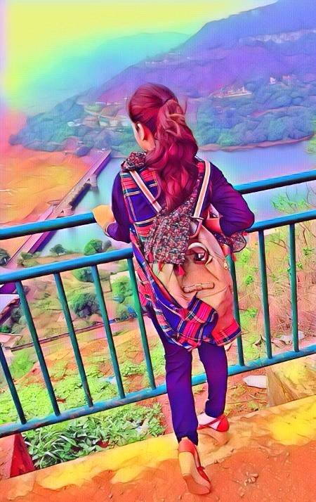 پاس جب تک وہ رہے درد تھما رہتا ہے
پھیلتا جاتا ہے پھر آنکھ کے کاجل کی طرح