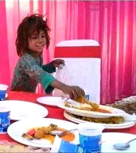 اسکے چہرے کی خوشی بتا رہی کہ ہم لوگ کس قدر نا شکرے ہیں