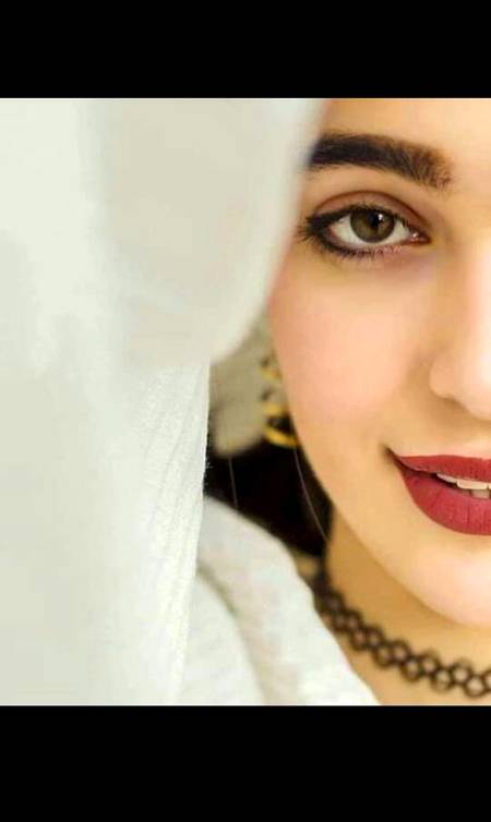 سنا هے ان دنوں تعبیر کو ترستے هیں

وہ خواب جن کو میسر نہیں میری آنکھیں