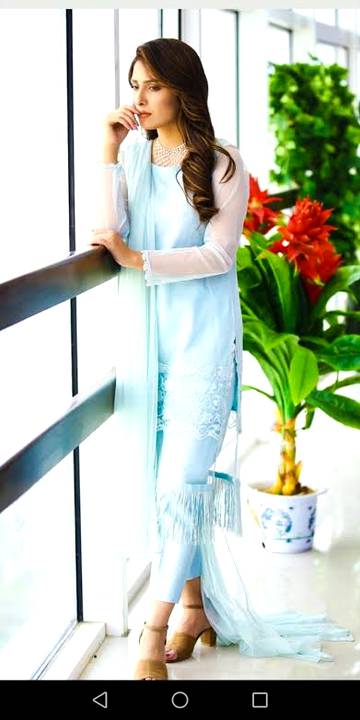 Ayeza khan