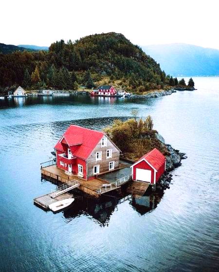 Adorable house in water!