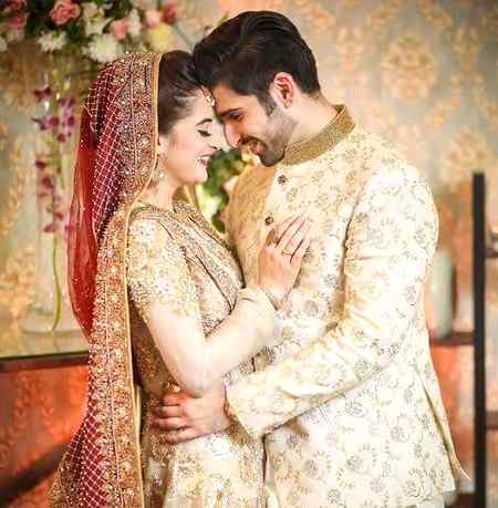 وہ میرا سلجھا ہوا سمجھدار شیزادہ۔👑 🤴 
مین۔ اس کی بگڑی ہوئی نواب زادی ۔🙈💋 👸