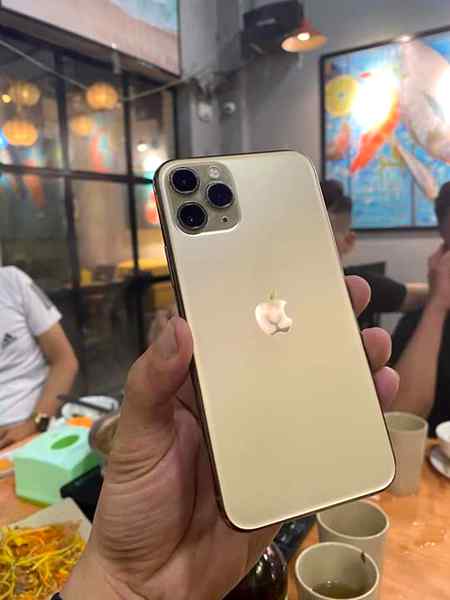 Ah...Khwaishy..asi ky hr khwaish py Dum Nikly😭😢..I phone 11 x Max pro 😍