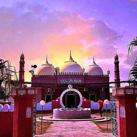 How many of you have seen this beautiful masjid in uaf?