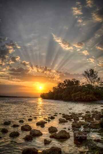 Soft pic of sunset like 🔥
