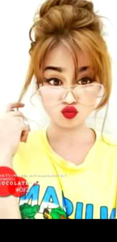 بہت فرق تھا ہم دونوں کی محبت میں مجھے اسی سے تھی اسے مجھ سے بھی تھی ☺️