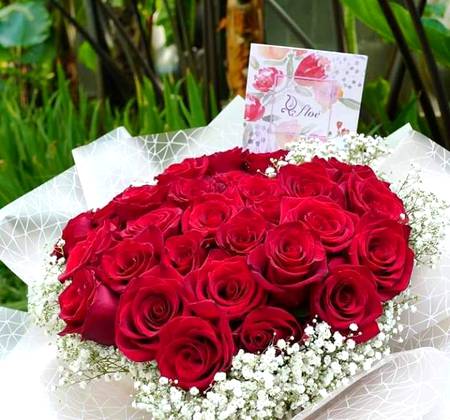 *آپ یہ کبھی نہیں جان سکتے کہ کوئی بند دروازوں کے پیچھے کس حال سے گزر رہا ہے. _ہو سکتا ہے کوئی کتنا ہی خوش نظر آۓ کسی کی ہنسی کتنی ہی بلند کیوں نہ ہوکسی کی مسکراہٹ میں کھلھلاہٹ ہی کیوں نہ ہو. وہ کسی ایسے غم اور تکلیف کا سامنا کر رہا ہو جو ناقابل بیان ہو اس لیے لوگوں سے نرمی برتیےخواہ جواب میں تلخی ہی کیوں نہ ملے آپ محبت اور پیار کا پیغام دیجیے، درگزر کرنا سیکھیے.