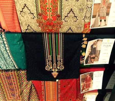 MUGHAL SHAYRNI liked black or konsa pyara