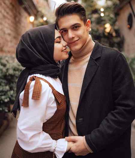 سجنے سنورنے کی تمہیں کیا ضرورت ہے
قیامت ڈھانے کے لیے تماری سادگی ہی کافی ہے😘😘😘