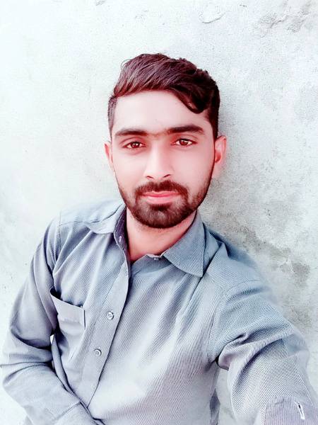 شاید تم ناواقف ہو میرے مزاج سے
تیری توقع سے بھی زیادہ سر پھرا ہوں