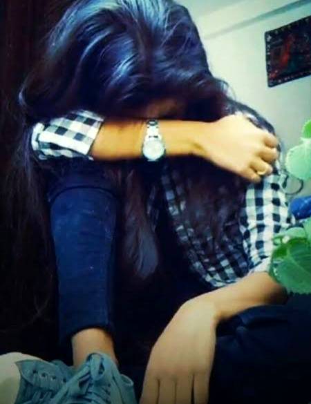 Apni yaad ke lie aik do old pic