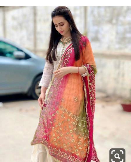 Saba Jawed Beautiful looking