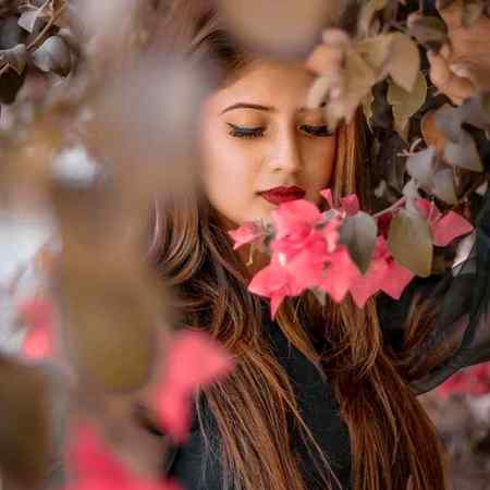ترس آتا ہے مفلسی پہ تیری
اب تیری دسترس میں ، میں جو نہیں
🦋