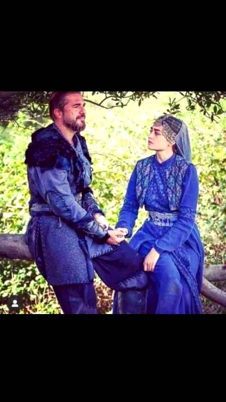 آنکھیں رہتی ہیں شام وسحر منتظر تیری ......!!
آنکھوں کو سونپ رکھا ہے ہم نے انتظار تیرا ......!