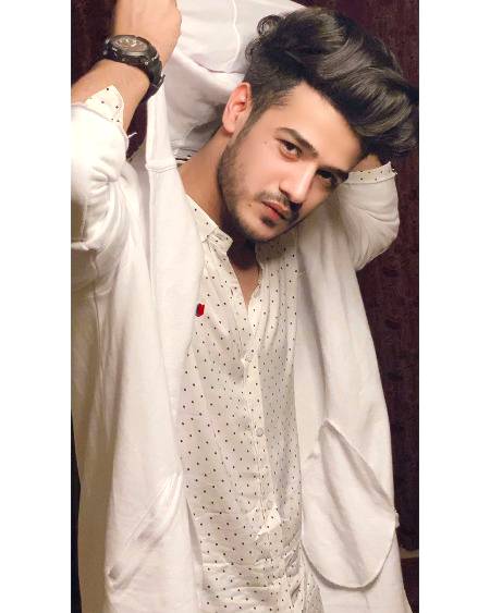 Never stop Learning because life never stops teaching ..🖤