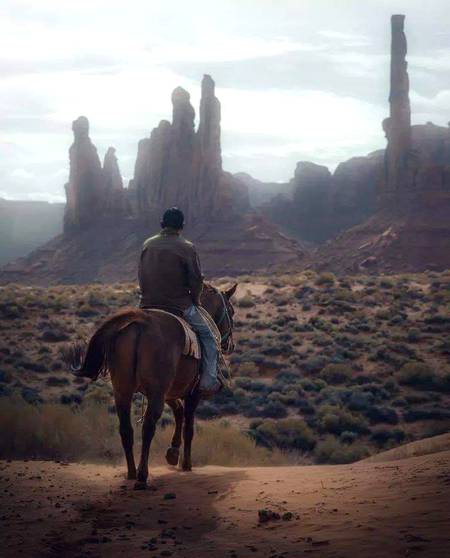 *اس سے پہلے بن جائیں یہ شہر کھنڈر -
*اے بندے ابھی وقت ہے جھانک اپنے اندر •