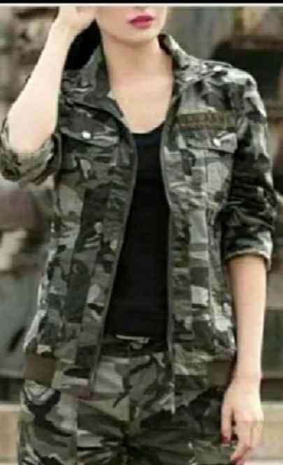 Wo jo aik shks mujhy taana-e-jaan deta ha 
Mrney lgta hon tou mrney bhi Kahan deta ha 
Teri shrton pe hi agr krna ha tujh ko qbol 
Ye shult tou mujhy Sara jhaan deta ha