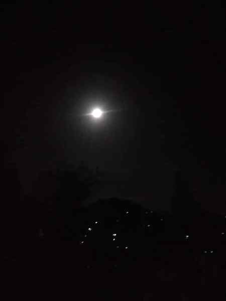 تو پھر زیادہ اذیت ناک کیا ہے؟ 
خواب ٹوٹنا یا مان ٹوٹنا🌚🥀