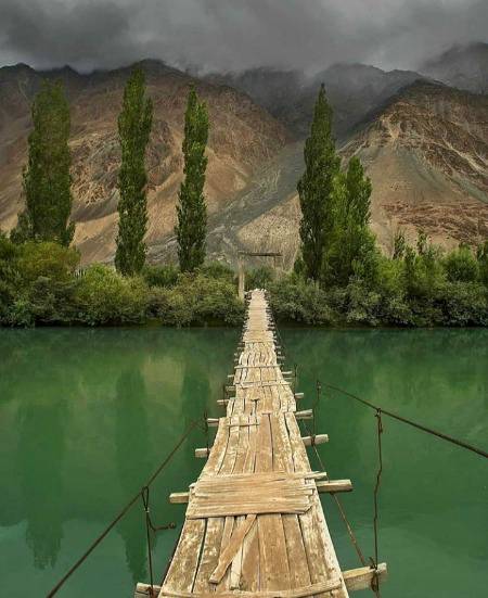 A suspension bridge phandar Valley Gizer!! GB