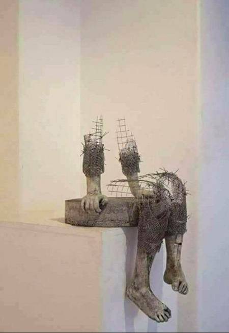 ﺟﻠﺪ ﺑﺎﺯﯼ ﻣﯿﮟ ﮐﮩﯿﮟ  ﺗﻮﮌ ﻧﮧ ﺩﯾﻨﺎ ﻧﺎﻃﮯ
ﮨﻢ ﻏﻠﻂ ﮨﯽ ﺳﮩﯽ  ﭘﺮ ﺑﺎﺕ ﺩﺭﺳﺖ ﮐﺮﺗﮯﮨﯿﮟ