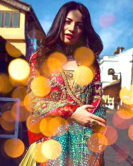 Berlin muneer looking so beautiful!