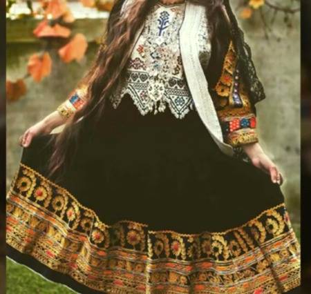 اپنے  دوست  کو  کبھی  نہ  آزماوں  شاٸد  وہ  اس  وقت  مجبور  ہو  اور  آپ  غلط فہمی  میں   دوست  کہو بیھٹے