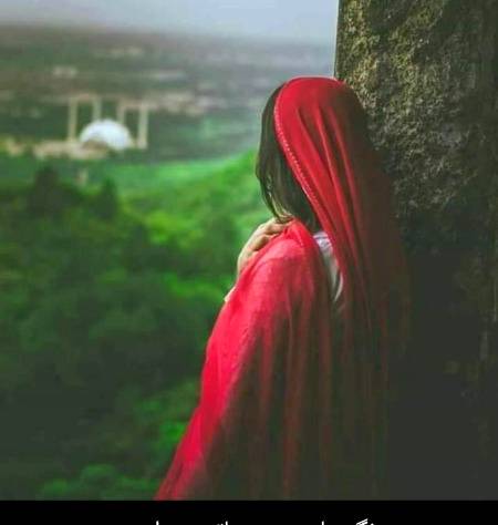 رنگ سارے سجھ جاتے ہیں ان۔ پے 
🖤یہ کراچی کی لڑکیاں بھی بہت دل کش ہوتی ہیں 🙈