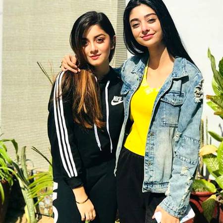 Alizy shah and her sister