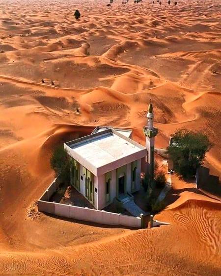 A Mosque in the middle of the desert in Algeria 💕💕
