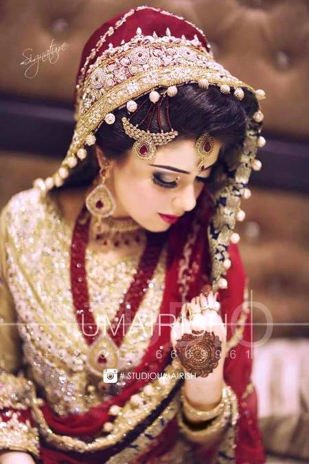 تجھ سے تعلق جو نہیں کچھ میرا
کیوں توں لگے ہے اپنا سا
دیکھوں تو تجھ کو ایک نظر جائے بھر
مجھ میں ہے میرا جو خلاء
Hani Rajpoot