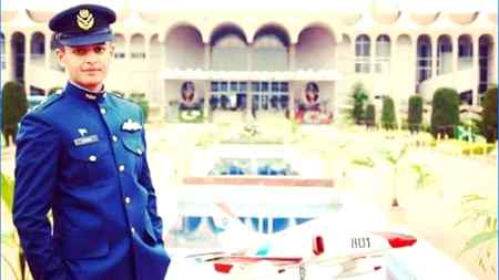 ایک تم کو چرا لوں تو پاک فضائیہ غریب هو جائے.