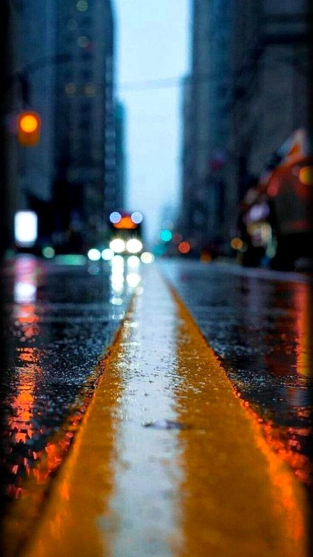تمہاری آواز بھی نہیں میسر۔۔۔
اور دن بارشوں کے آئے ہوئے ہیں💔