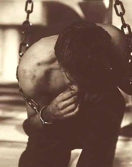 Koi mosam bh rehai nhi deta humy....
Zang lagta hai to zanjeer badal di jati hai...