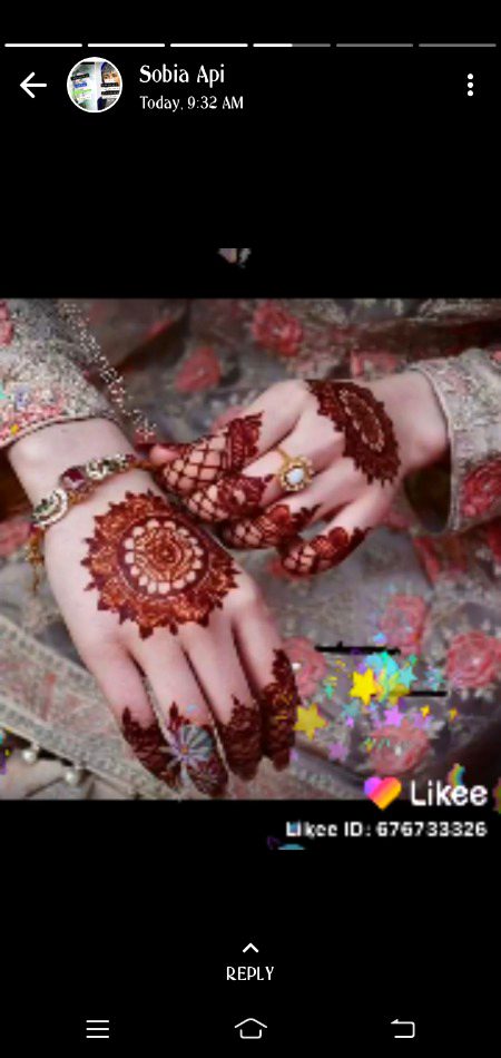 Me Is Mehendi P4 Qurban Jaon... 
Qk Ye Mery Or Meri Friends k Hath Me Bht Axhi Lagti H...