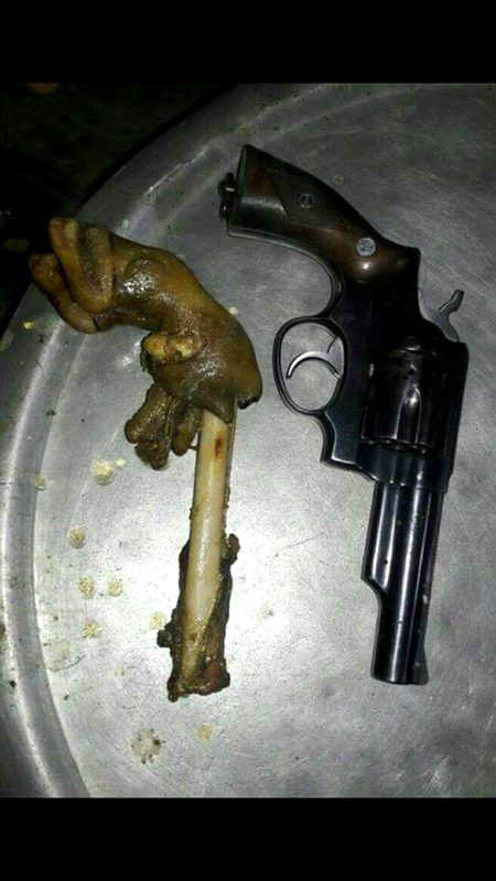 ہم شکل ہے
