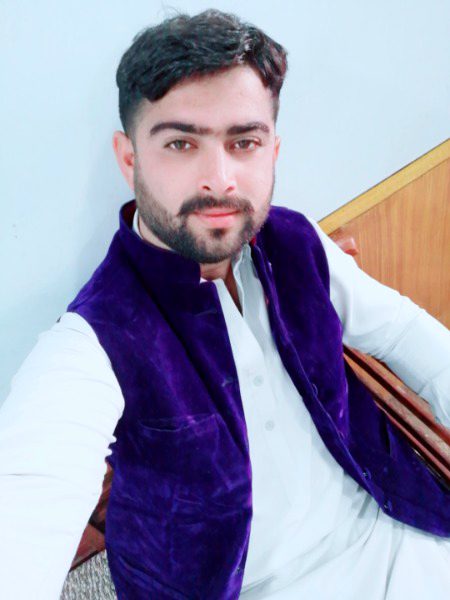 تم نے اس موڑ پہ ساتھ چھوڑا ميرا
جب يقيں تھا کہ منظر بدل جائيں۔ 💔