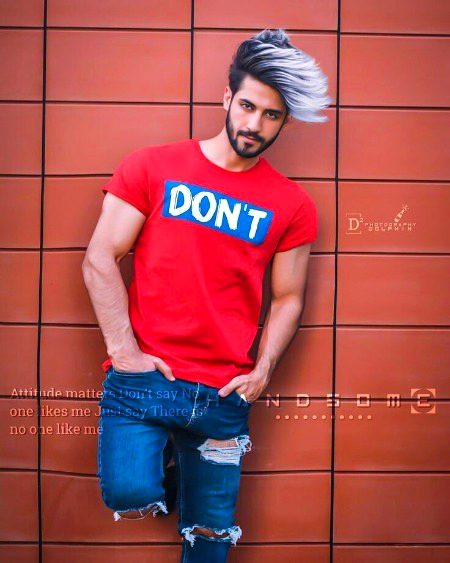 حقیقتوں کی چادر میں لپٹے ہیں افسانے اپنے 
 ۔۔۔دوست تو دوست۔دشمن بھی ہیں دیوانے اپنے 😜😜