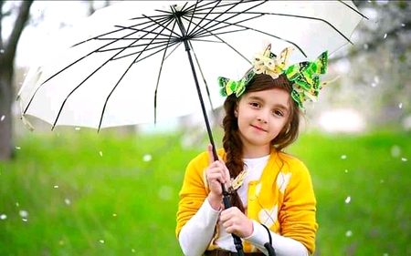 سخت زباناں رکھن والے دیندے نہیں نُقصان
بُلھیا ڈر اونہاں توں جہڑے جُھک جُھک کَرن سلام