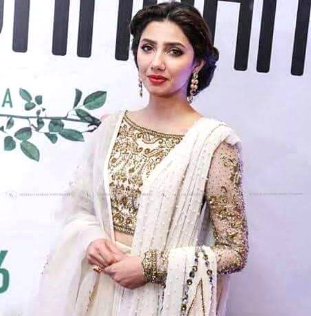 💕Mje parwa ni zamany ki baton ki !!😏
💕Mje mjse zyada koi ni janta !!💯