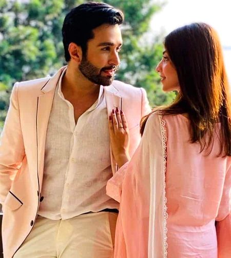 تو میرے دل ❤ پہ ہاتھ تو رکھ کے دیکھ
میں تیرے ہاتھ پہ دل ❤ نہ رکھ دوں تو کہنا🔥