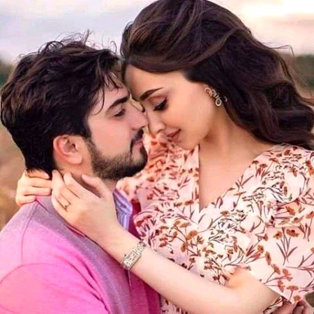 تم بهول ہی نہ پاؤ گے ہمارے پیار کو زندگی بهر
کیونکہ
ہماری محبت میں ناراضگی تو ضرور هوگی پر بےوفائ نہیں