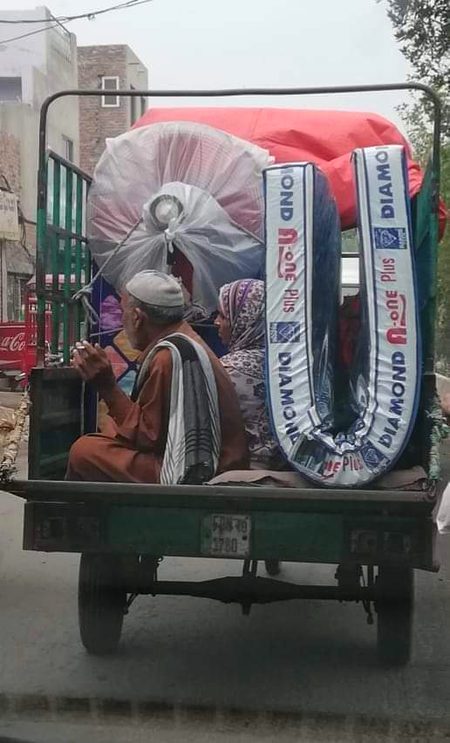 طلاق دیتی زبانون کو کیا پتا بیٹی کا جہیز کیسے بنتا ھے ۔۔۔۔۔🤐