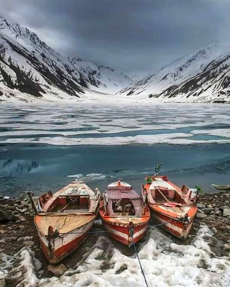 Frozen lake pakistan😍