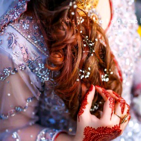 آپ کے پاؤں کے نیچے دل ہے
اِک ذرا آپ کو زحمت ہوگی
♡♡♡