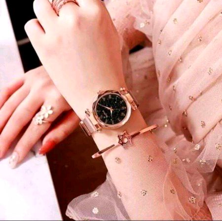 خود کلامی کی عادت ڈال لیجئے یہ طے ہے کہ اکیلے چھوڑ دیئے جاؤ گے💔🥀
"