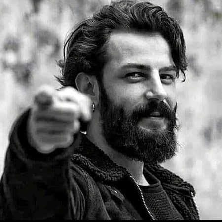 ﺗﺠﮭﮯ ﺣﯿﺮﺍﻥ ﮐﺮﻧﮯ ﮐﯽ ﺿﺪ ﻣﯿﮟ
ﮨﺮ ﻏﻢ ﭘﮧ ﻗﮩﻘﮧ ﻟﮕﺎﯾﺎ ﮨﻢ ﻧﮯ