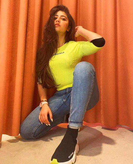 گلاب جیسی ہو_____🌹 گلاب لگتی ہو______❤ ہلکا سا بھی مسکراؤ☺ تو لا جواب لگتی ہو___