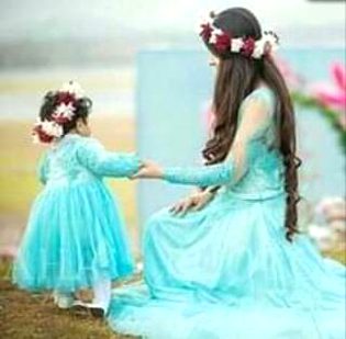 Mujhhy mUbhaat Ha apNy haThO ki sAb uNgliYeo Say.m5Na jaNy kiXx ungliii ko pKr kr Meriii Maa naYy mUjhhy xHlNa seKhya ha.m5