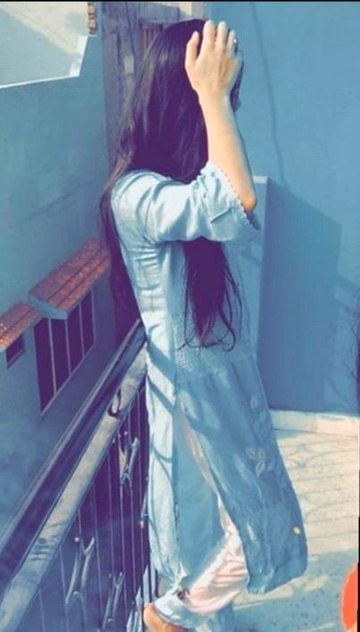 *.کیسے ھو جاتے ھیں لوگ*
*کبھی اِسکے ، کبھی اُسکے 🍁*
